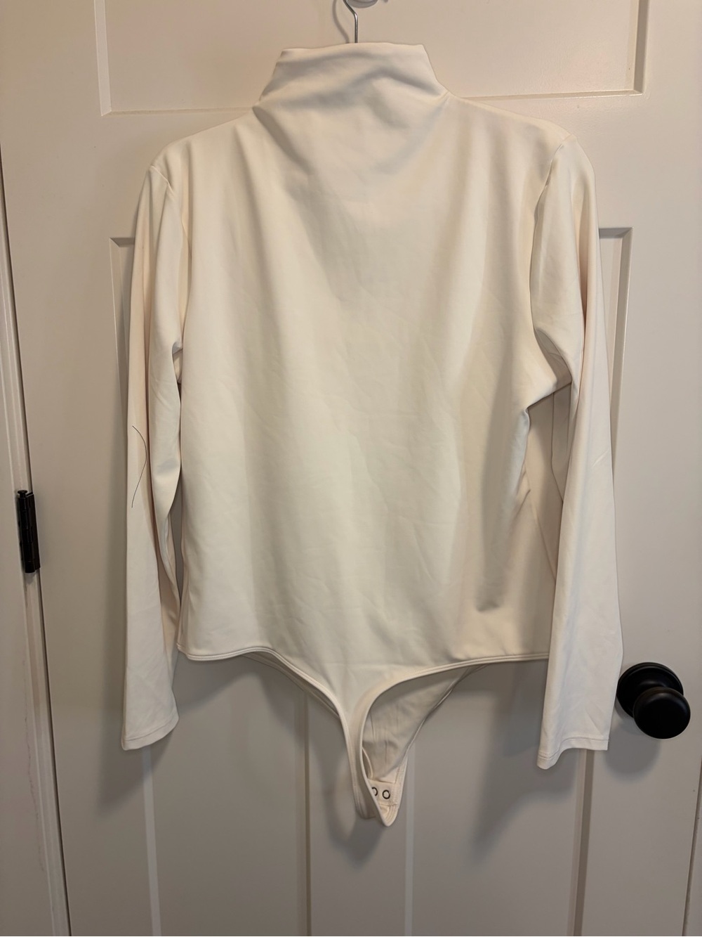 Express Cream Body Contour Turtleneck Long-Sleeve Bodysuit NEW - Picture 3 of 6